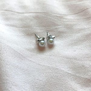 pearl cat earrings